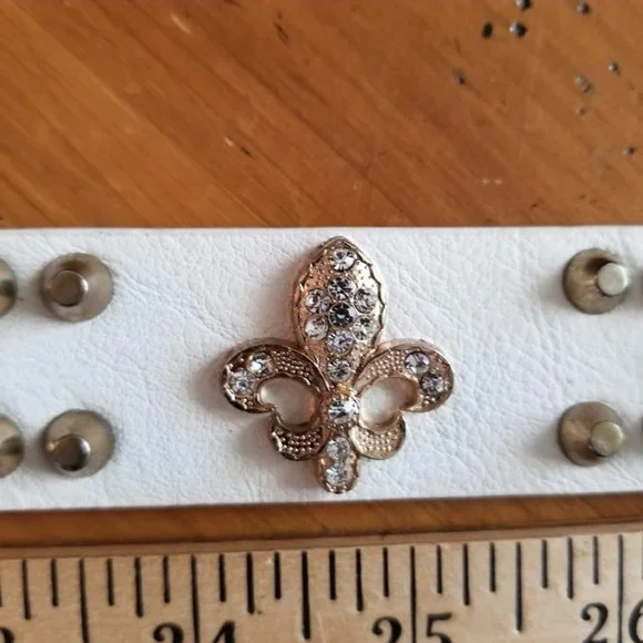 White Bling Gold Tone Studs Fluer De Lis Faux Leather Belt, Sz M / L Sparkle! - Picture 12 of 15